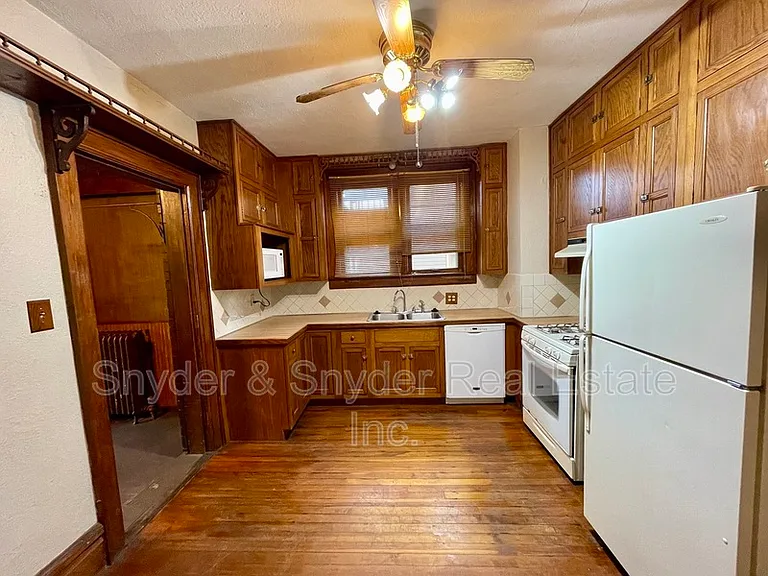 27 Casterton Ave #1 — Photo 8