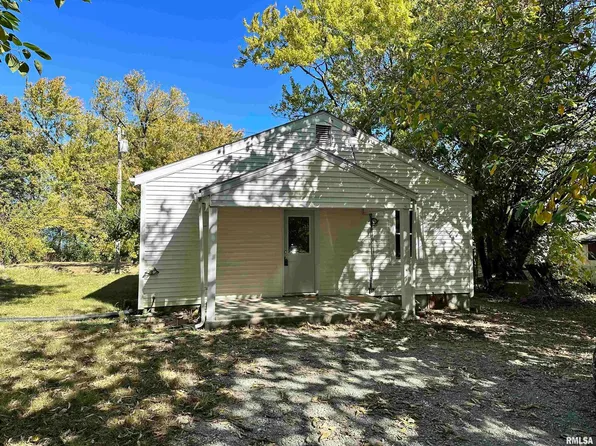 322 E Lewis St, Anna, IL 62906