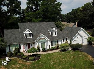 39 Mc Coord Woods Dr, Fairport, NY 14450