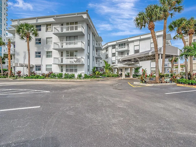 1913 S Ocean Dr #207 — Photo 3