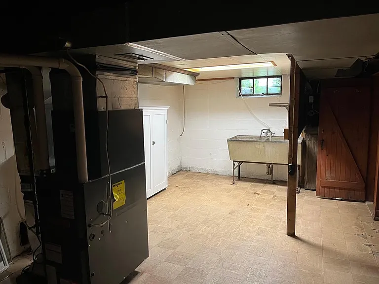85 Continental Dr — Photo 21