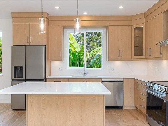 3rd image of 1559 Ash Rd #1