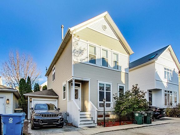 3rd image of 2853 N Wolcott Ave #B