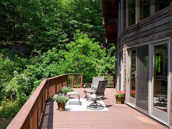 4th image of 82 Indian Lake Road