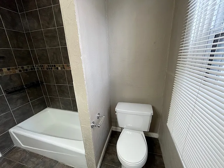 500 N Negley Ave #8 — Photo 16