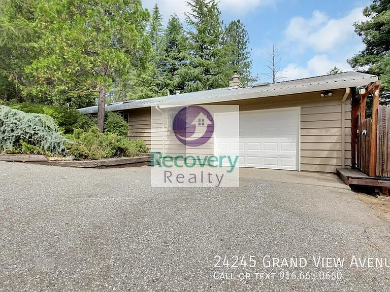 24245 Grand View Ave — Photo 2