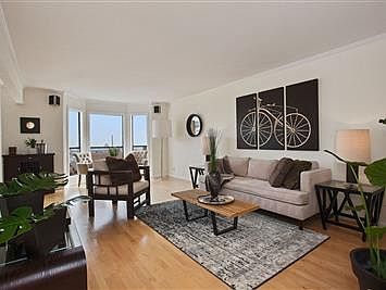 3rd image of 632B Missouri St