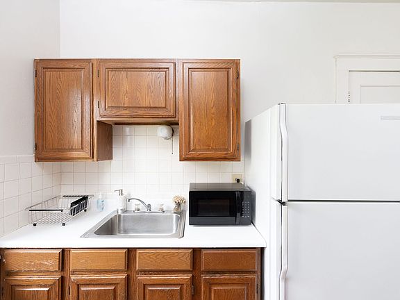 2nd image of 2310-20 E Bradford Ave #2310-02