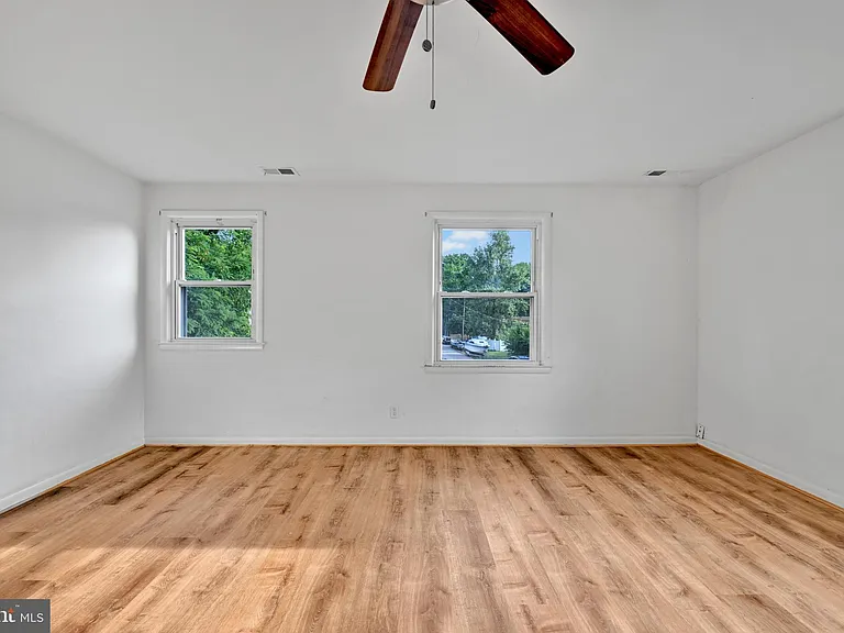 811 Seagrove Rd E #811 — Photo 6