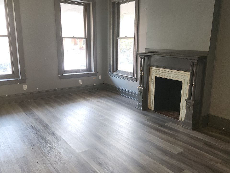 1st image of 520 E King St #1