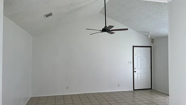 11400 Ptarmigan Dr — Photo 3