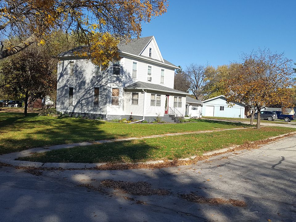 Corner lot
