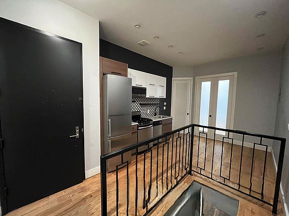 5th image of 2 Stanwix St APT 1B