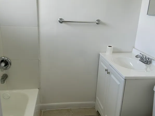 5719 NW 27th Ct, Fort Lauderdale, FL 33313