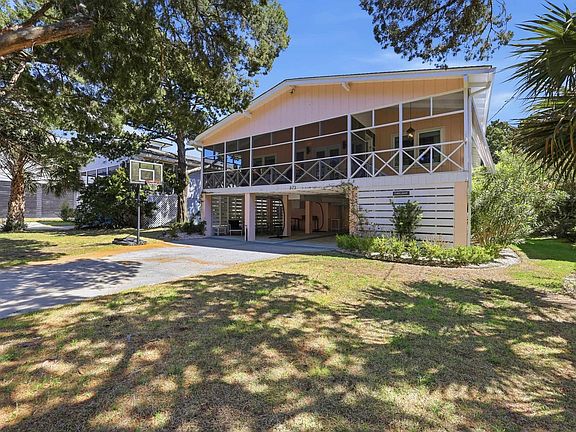 2nd image of 373 Sundial Dr.