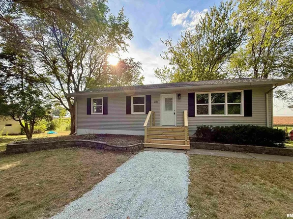 318 Meadowcrest Dr, Andover, IL 61233