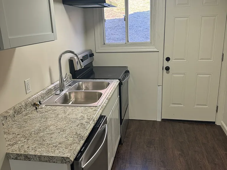 342 Kenney Ave — Photo 3