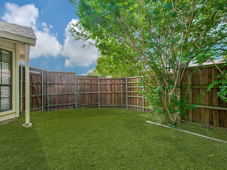 4436 Odessa Dr — Photo 18