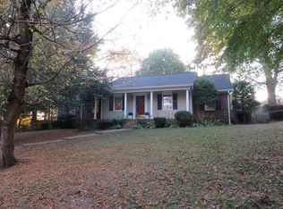 210 Meadowbrook St, Tullahoma, TN 37388
