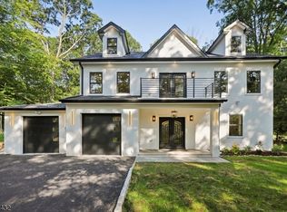 60 Crane Rd, Mountain Lakes, NJ 07046