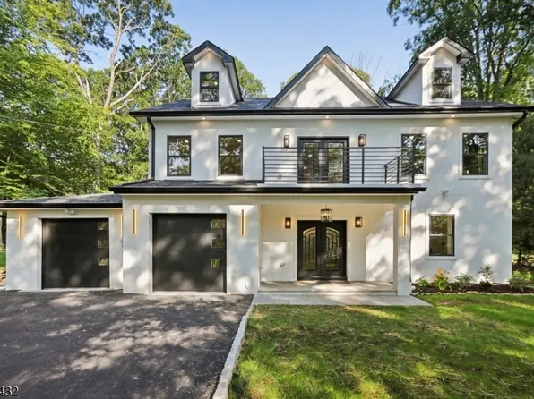 60 Crane Rd, Mountain Lakes Boro, NJ 07046