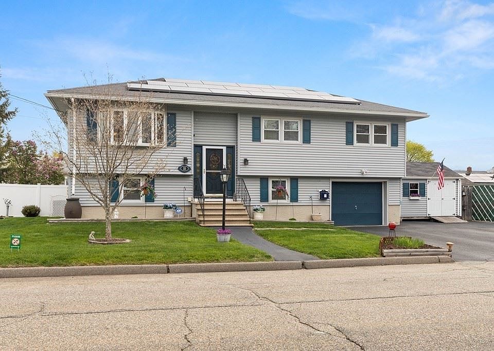 1st image of 10 Pembroke Dr
