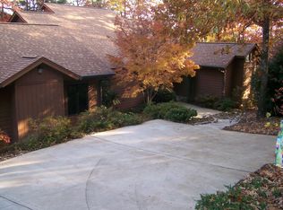 111 Still Water Bay Dr, Salem, SC 29676