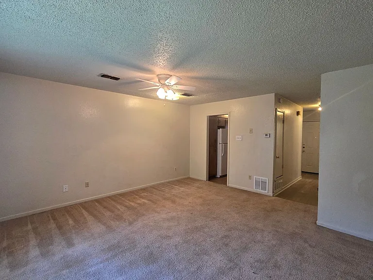 3702 Hereford Ln #D — Photo 6
