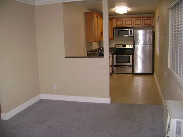 1371 E Washington Ave #103 — Photo 5