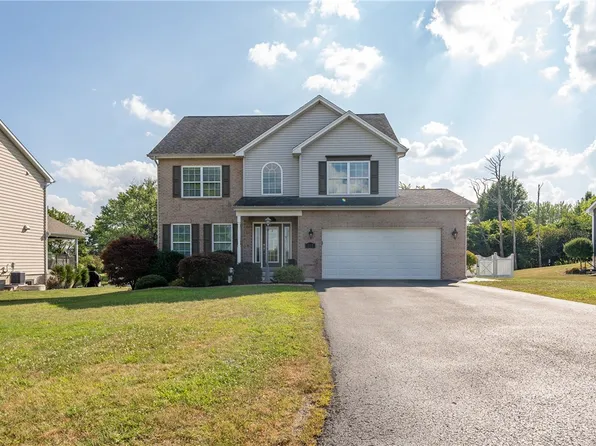 513 Shannon Dr, Mount Pleasant, PA 15666