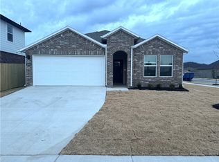 4604 W Aurora St, Fayetteville, AR 72704