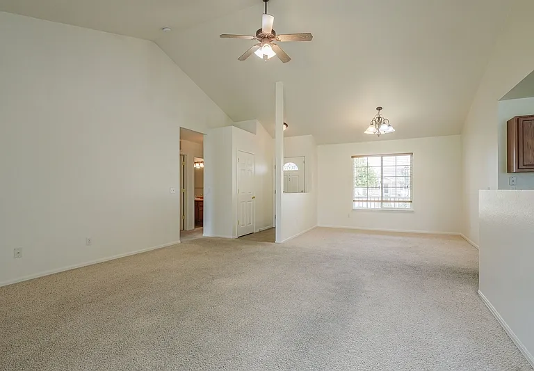 102 Kaley St — Photo 9