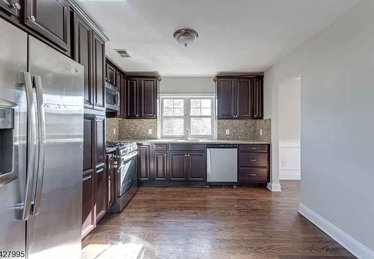 35 Burnside Ave #B — Photo 9
