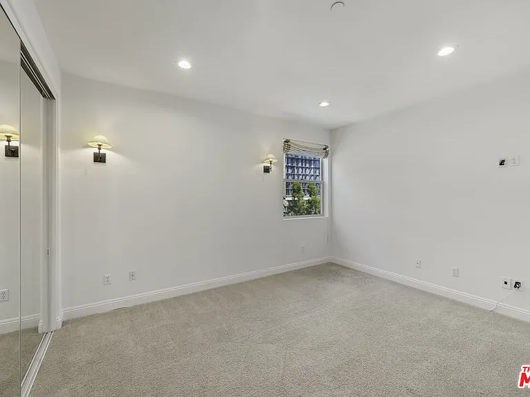 1820 Benecia Ave #402 — Photo 55