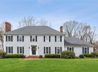 28 Bridle Path Ln, Madison, CT 06443