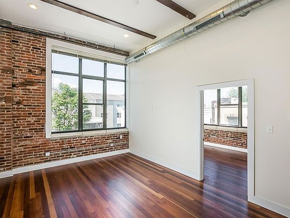 4th image of 3421 Richmond St APT 215