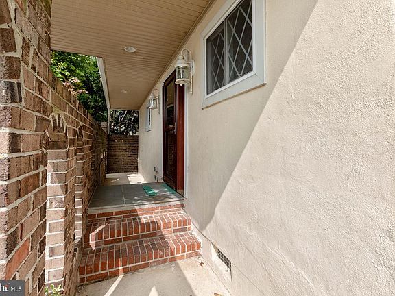 2nd image of 9302 Chesapeake Dr