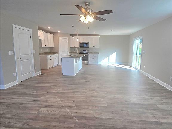 4th image of 200 N Kayla Dr