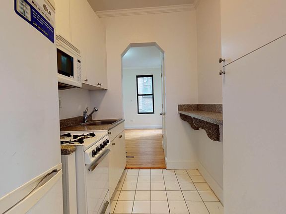 4th image of 711 2nd Ave APT 2D