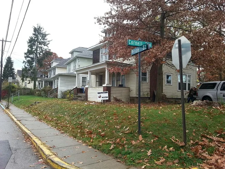 835 Price St — Photo 3