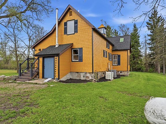 2nd image of 8839 Petz Rd