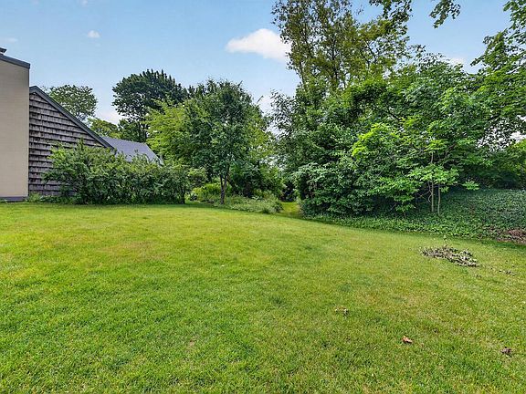 2nd image of 152 Lakefield COURT