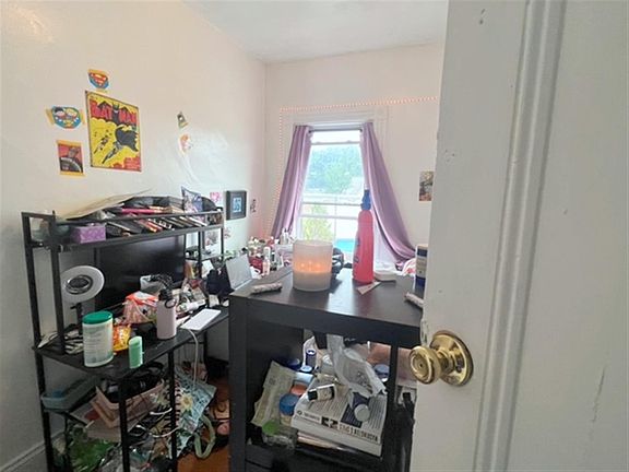 3rd image of 380 Somerville Ave APT 2L