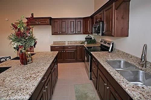 5th image of 795 Orchard Dr