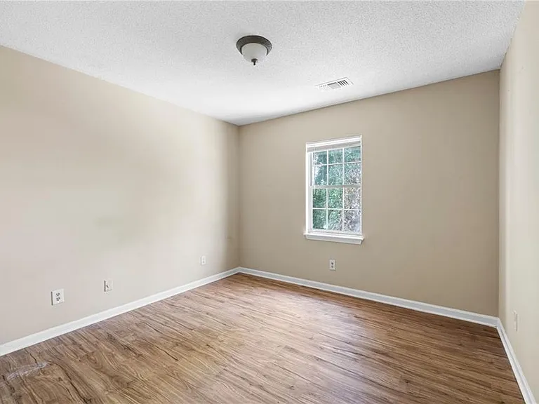 2898 Lakemont Dr SW — Photo 16
