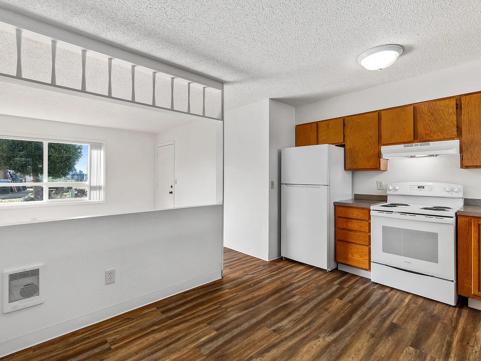 Lakeview Apartments Centralia, WA — Photo 3