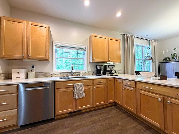 5th image of 3520 W Farrand Rd