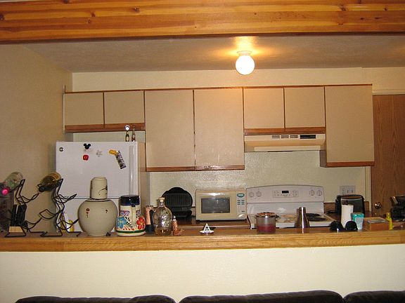 3rd image of 331 S Taft Ct