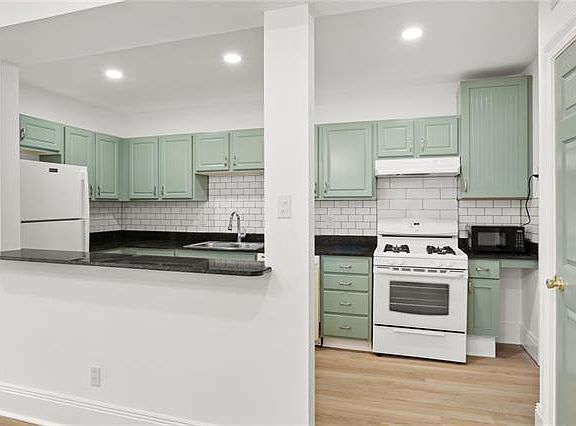 4th image of 323 S Scott St APT B