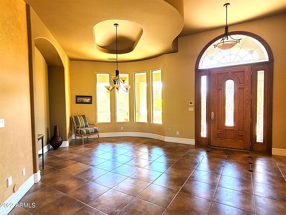 4th image of 922 E Desert Hills Estate Dr